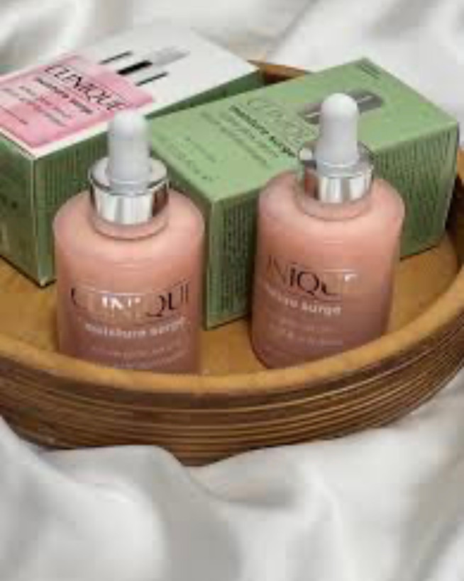 سرم آبرسان و روشن کننده کلینیک Moisture Surge
