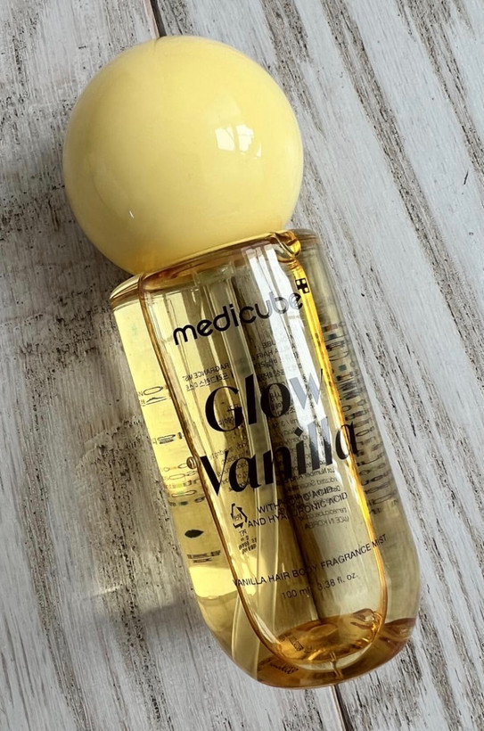 میست خوشبو کننده مو وبدن مدی کیوب با رایحهای وانیل Medicube Glow Vanilla | آبرسان و درخشان کننده پوست ۱۰۰ml